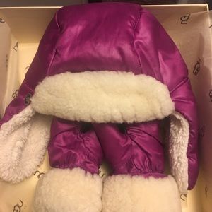 Girls Ugg hat and mittens